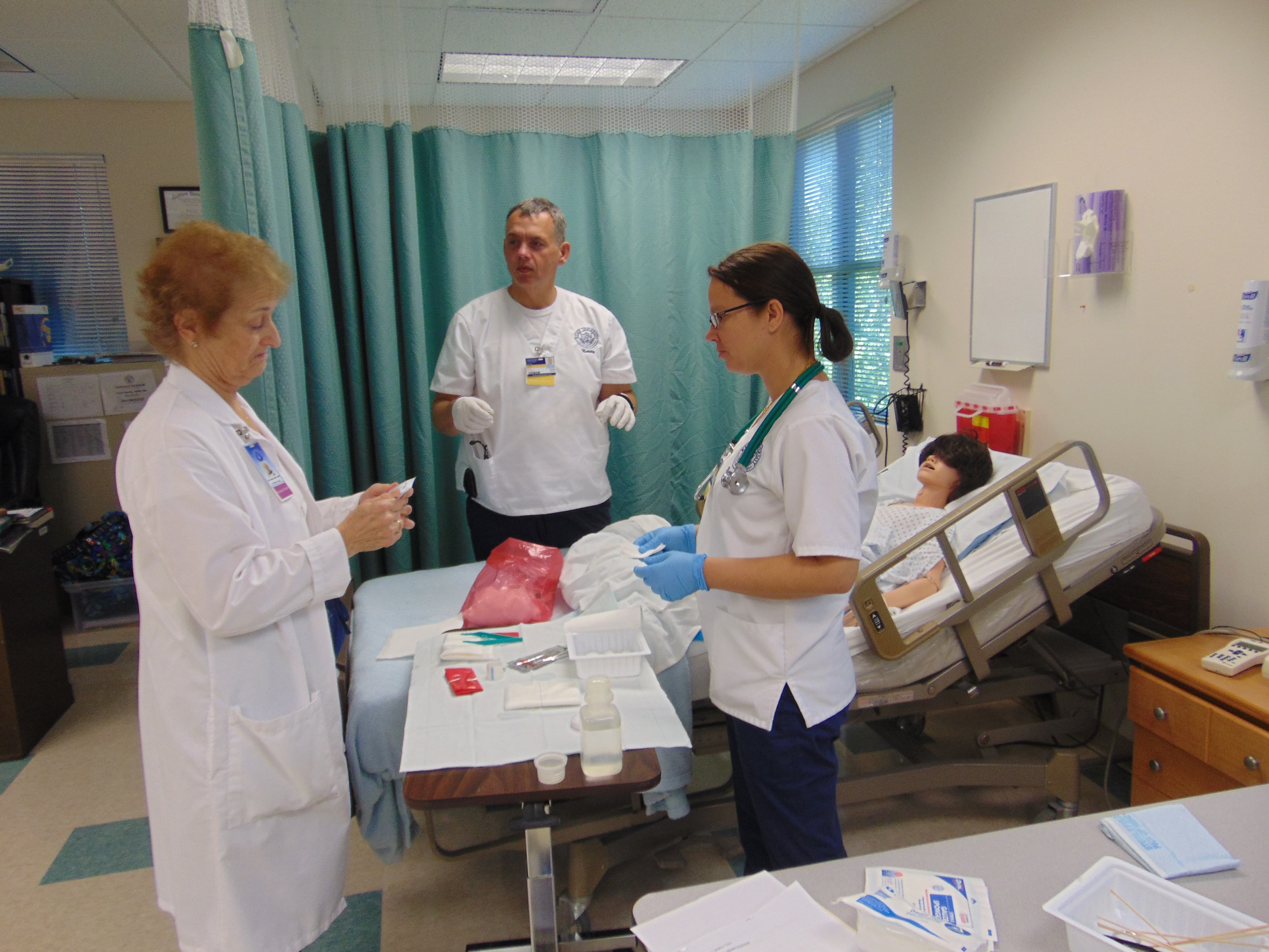 Sarasota Nurses Hit the Lab - Keiser University