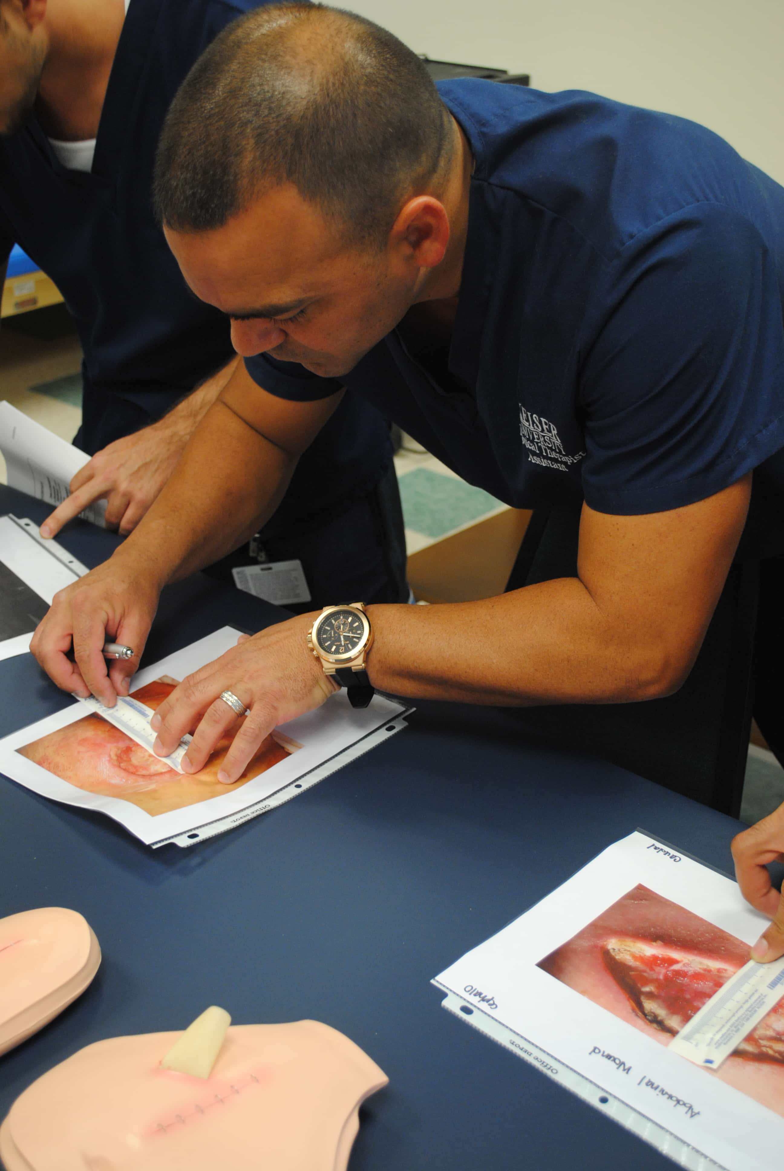 The Miami Campus Holds its First Class for the Physical Therapy