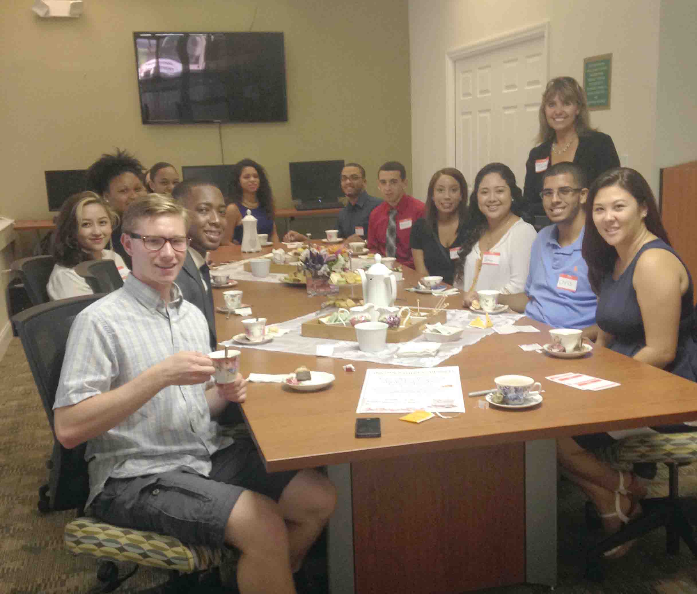 Students Enjoy British “Tea Time” with Academic Dean