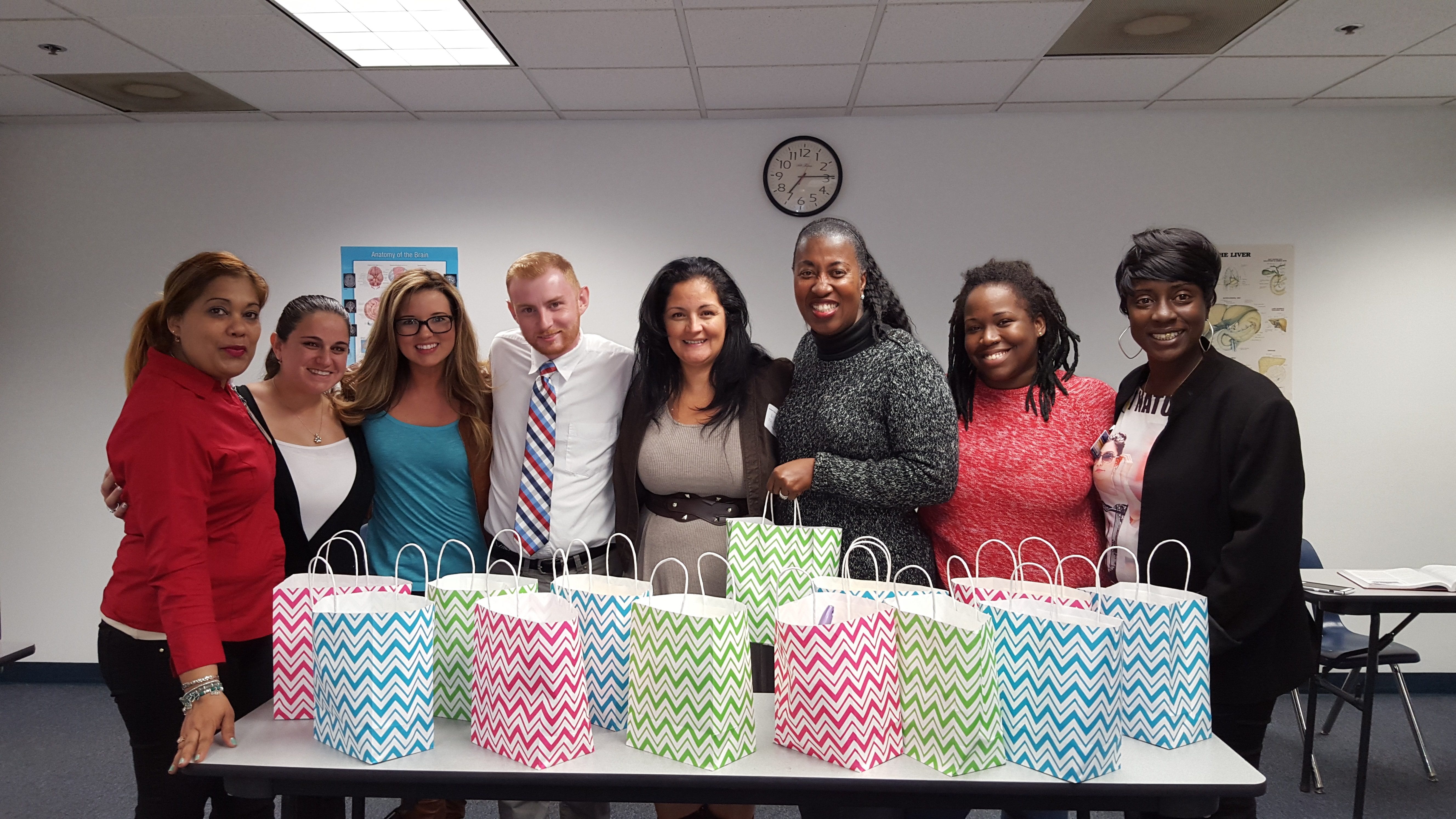 Ft. Lauderdale Psychology Students Make a Donation to the South Florida Wellness Network