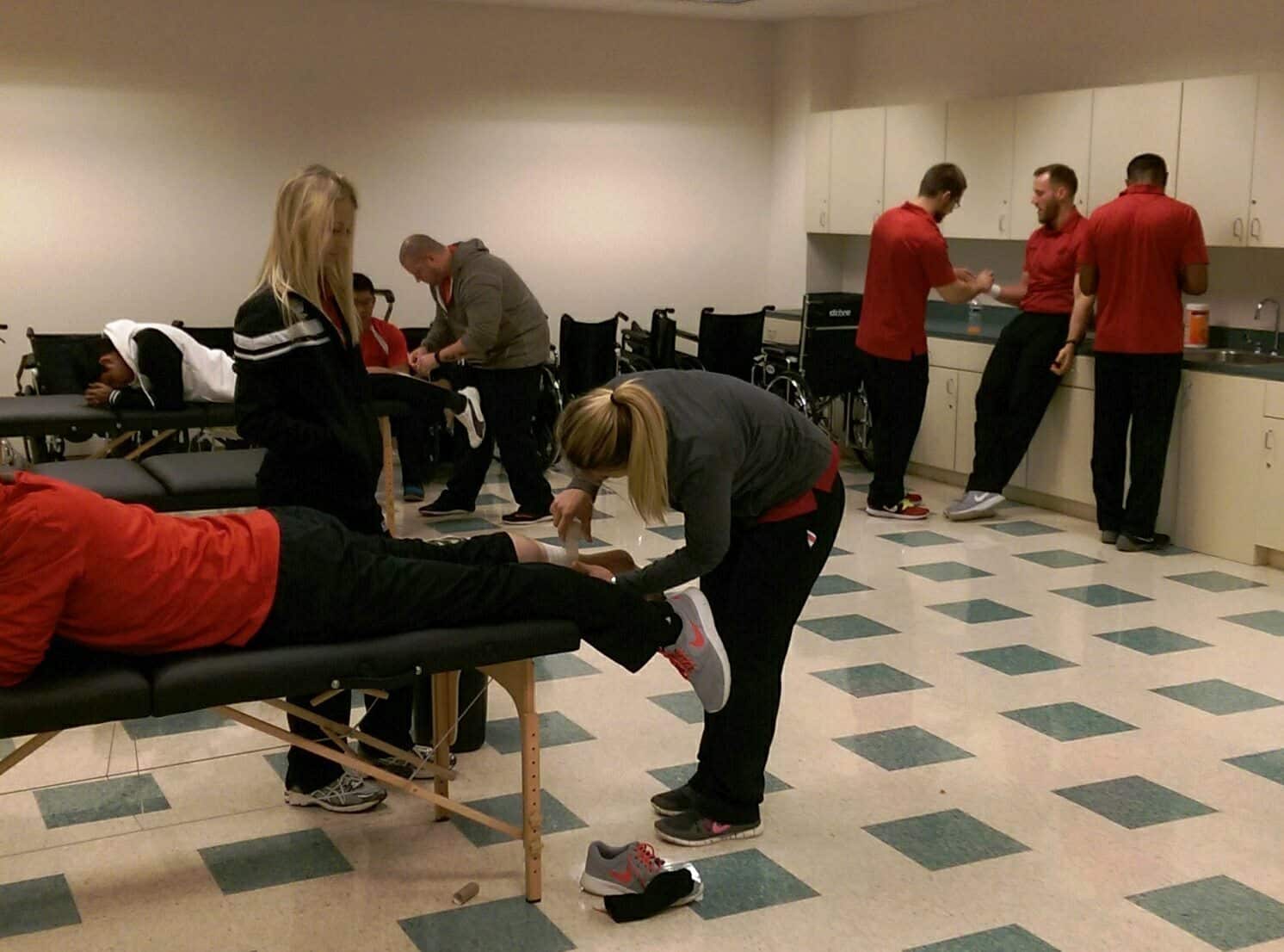 SMFT Students Practice Wrapping Ankles