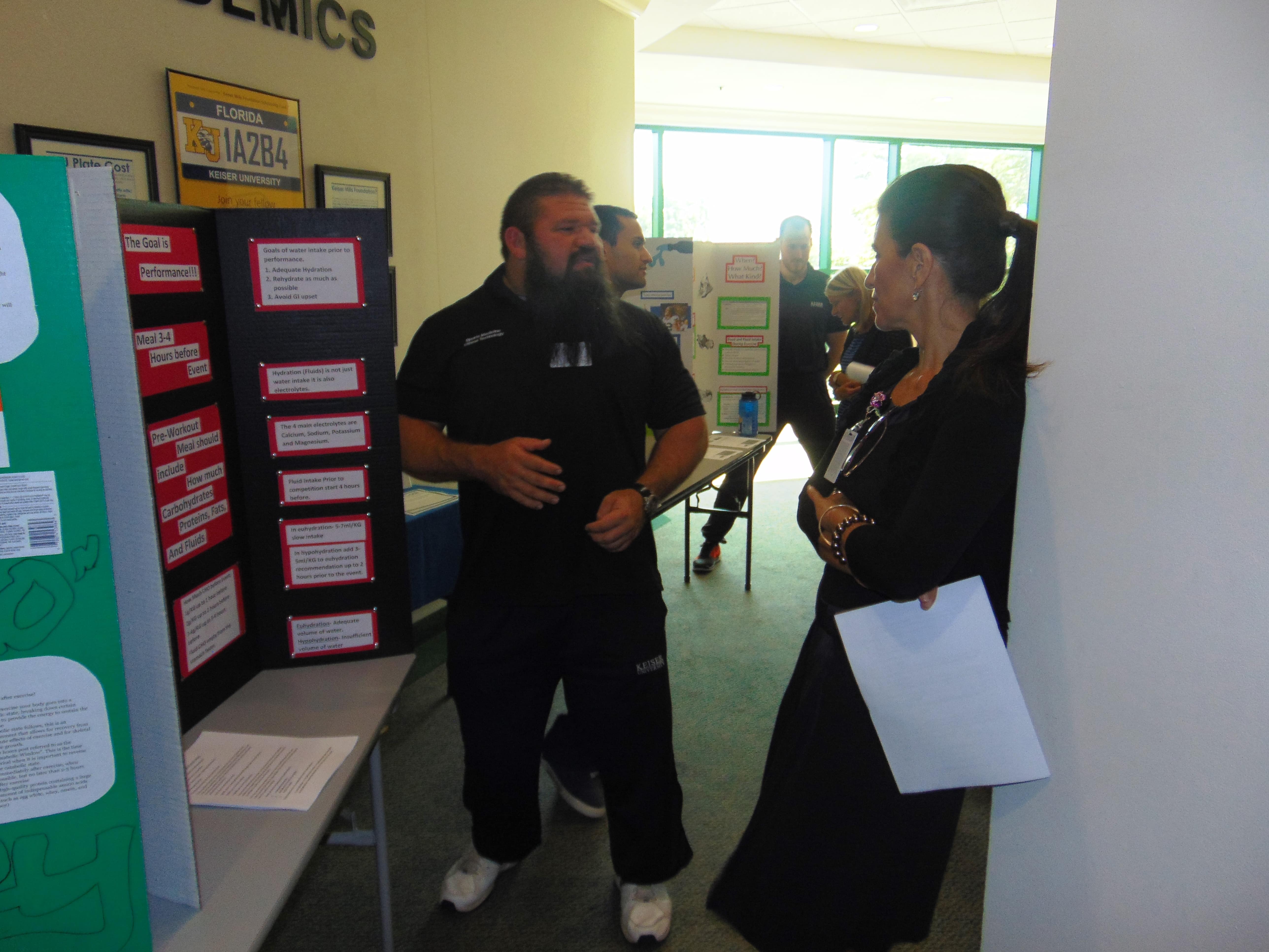 Sports Medicine & Fitness Technology Students Hold a Sports Nutrition Fair at the Sarasota Campus