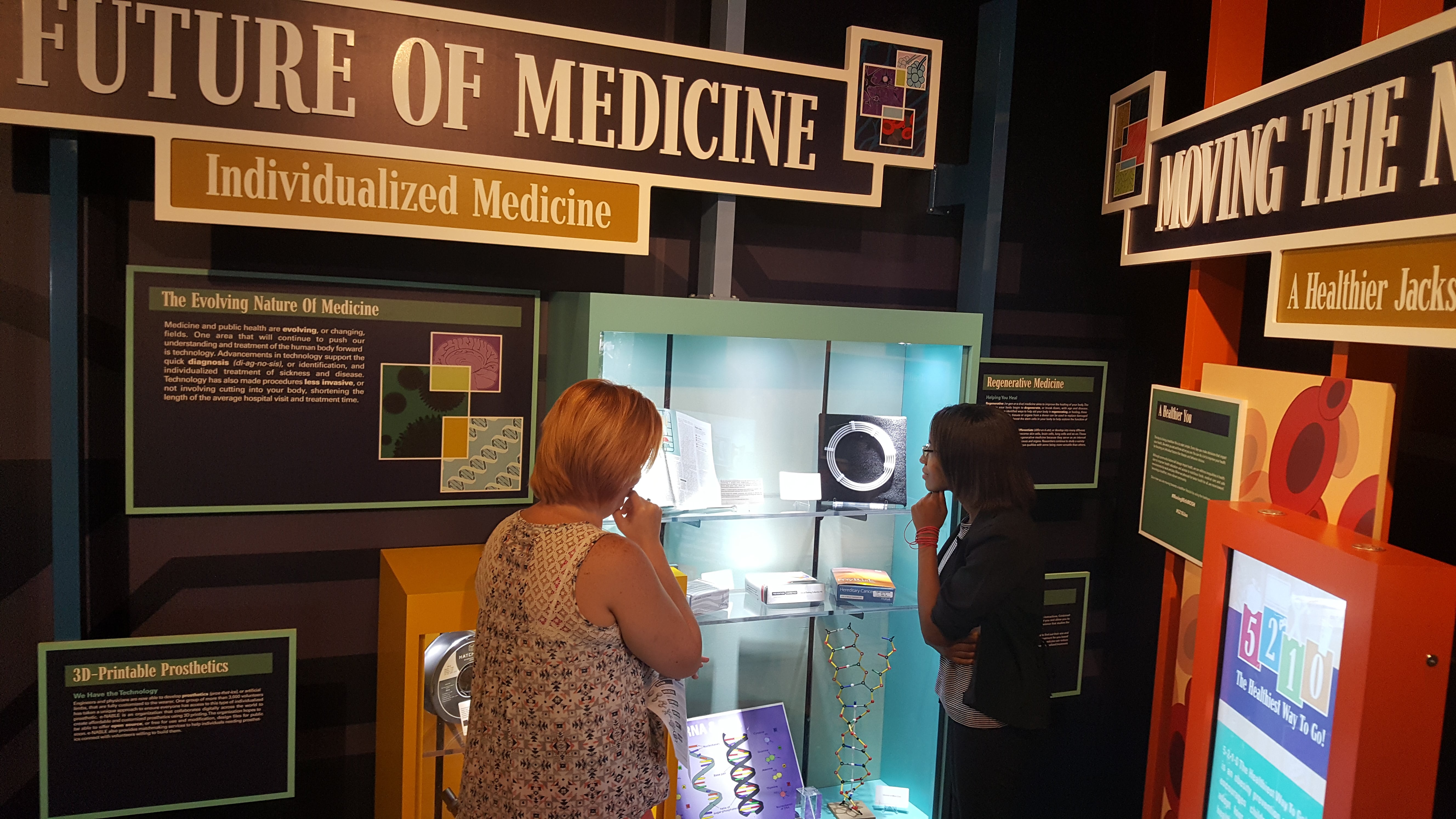 Jacksonville Biomedical Science Students Visit the Museum of Science
