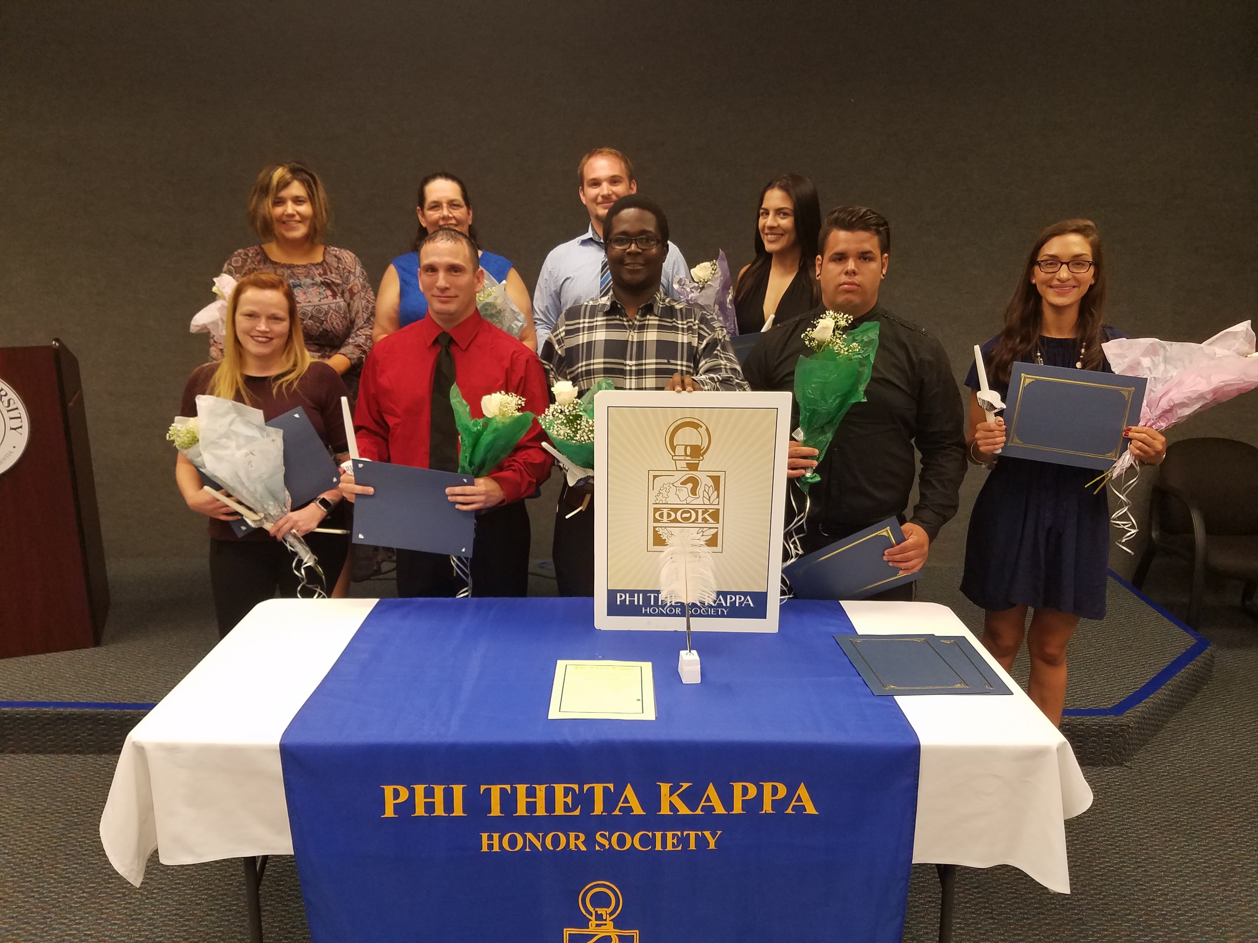 Fort Myers Inducts 11 New Phi Theta Kappa Members 