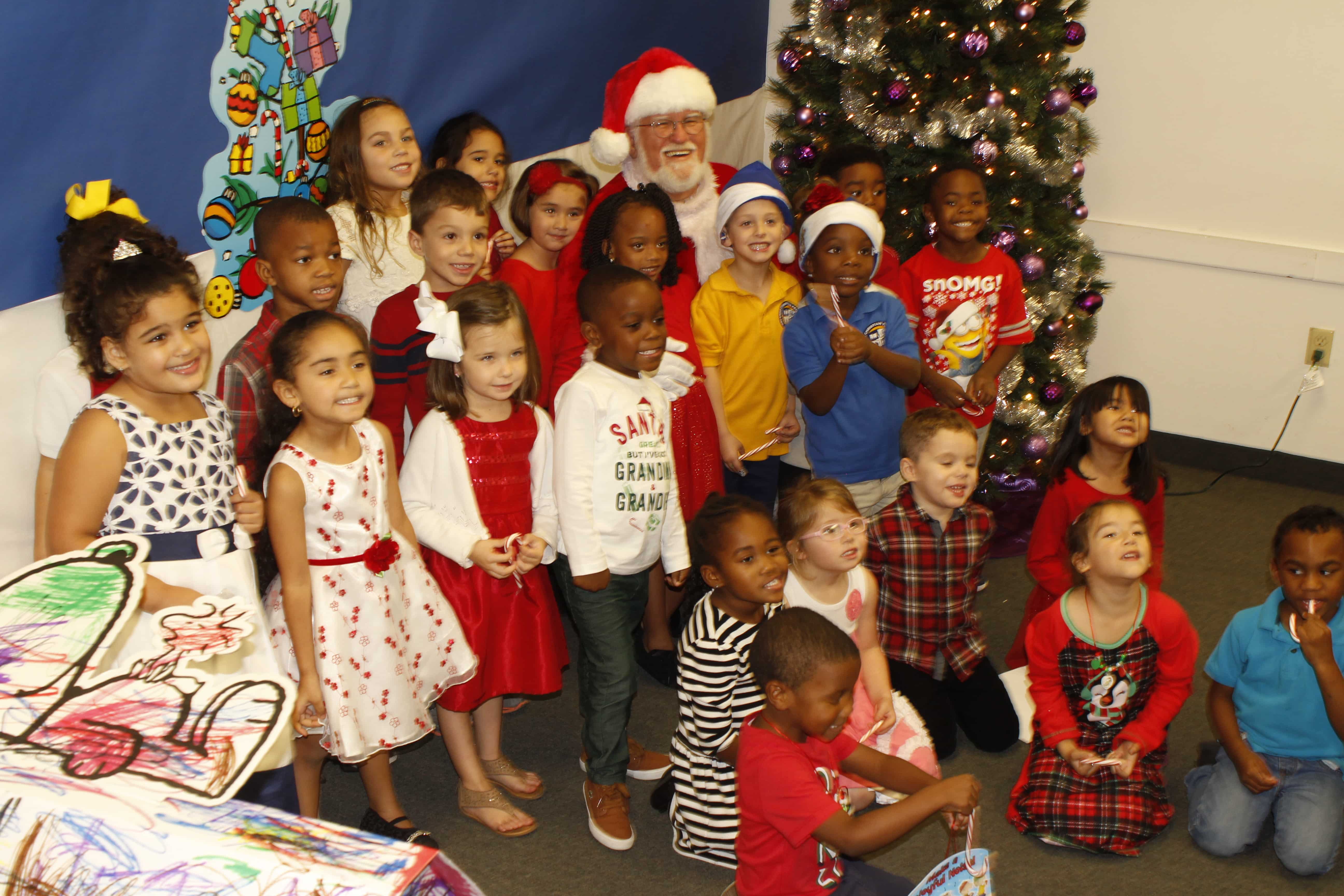 Orlando Holds a Christmas Event with a Peanuts Theme