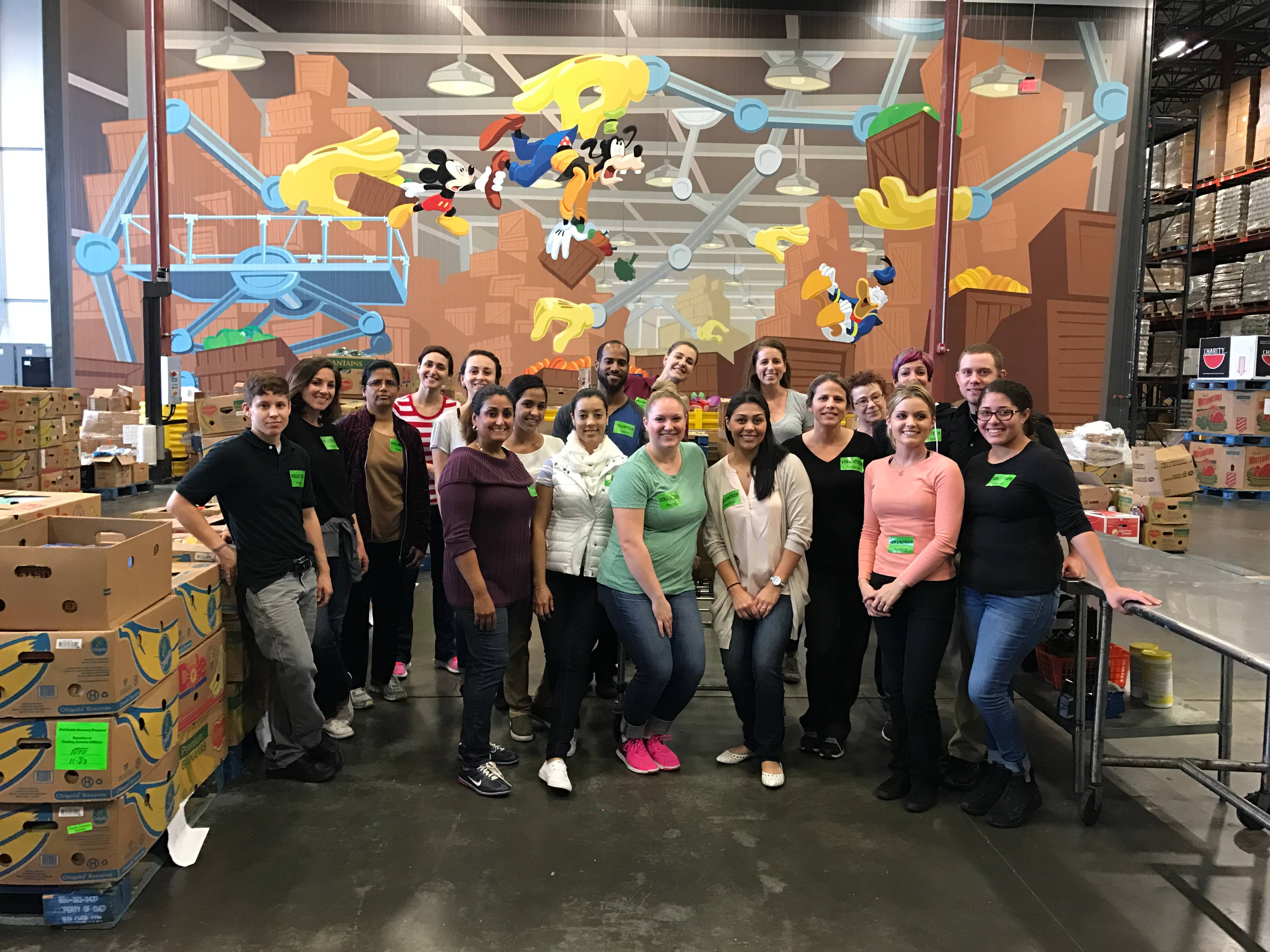 Lakeland Students Volunteer at Second Harvest Food Bank