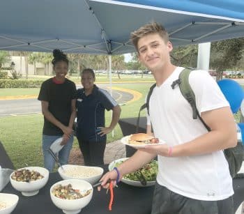 Student Appr Sept 2017 4 - Seahawk Nation Is Strong At The Flagship Campus During Student Appreciation