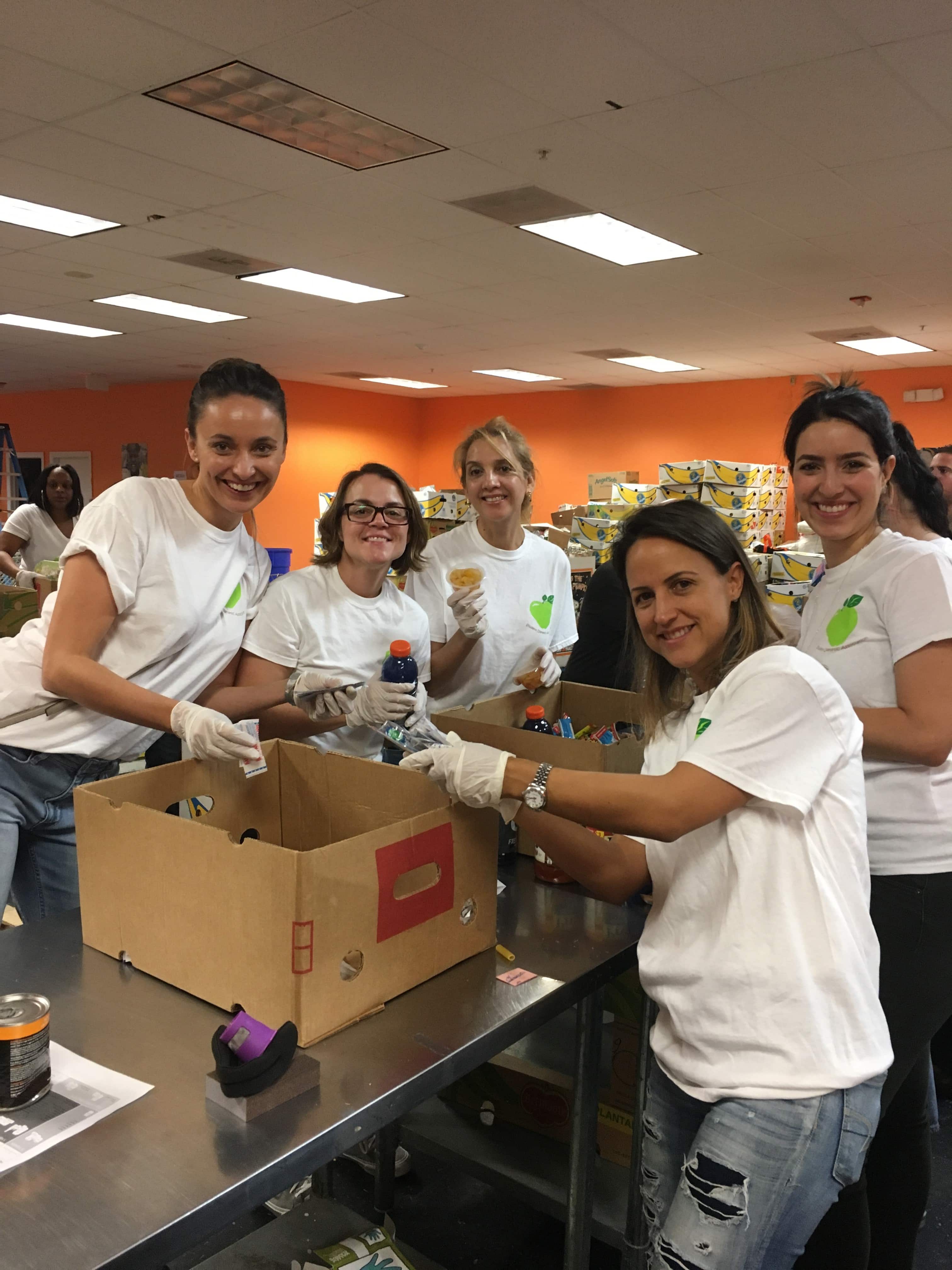 Dietetic Nutrition Students At The Pembroke Pines Campus Volunteer With Feeding South Florida Keiser University