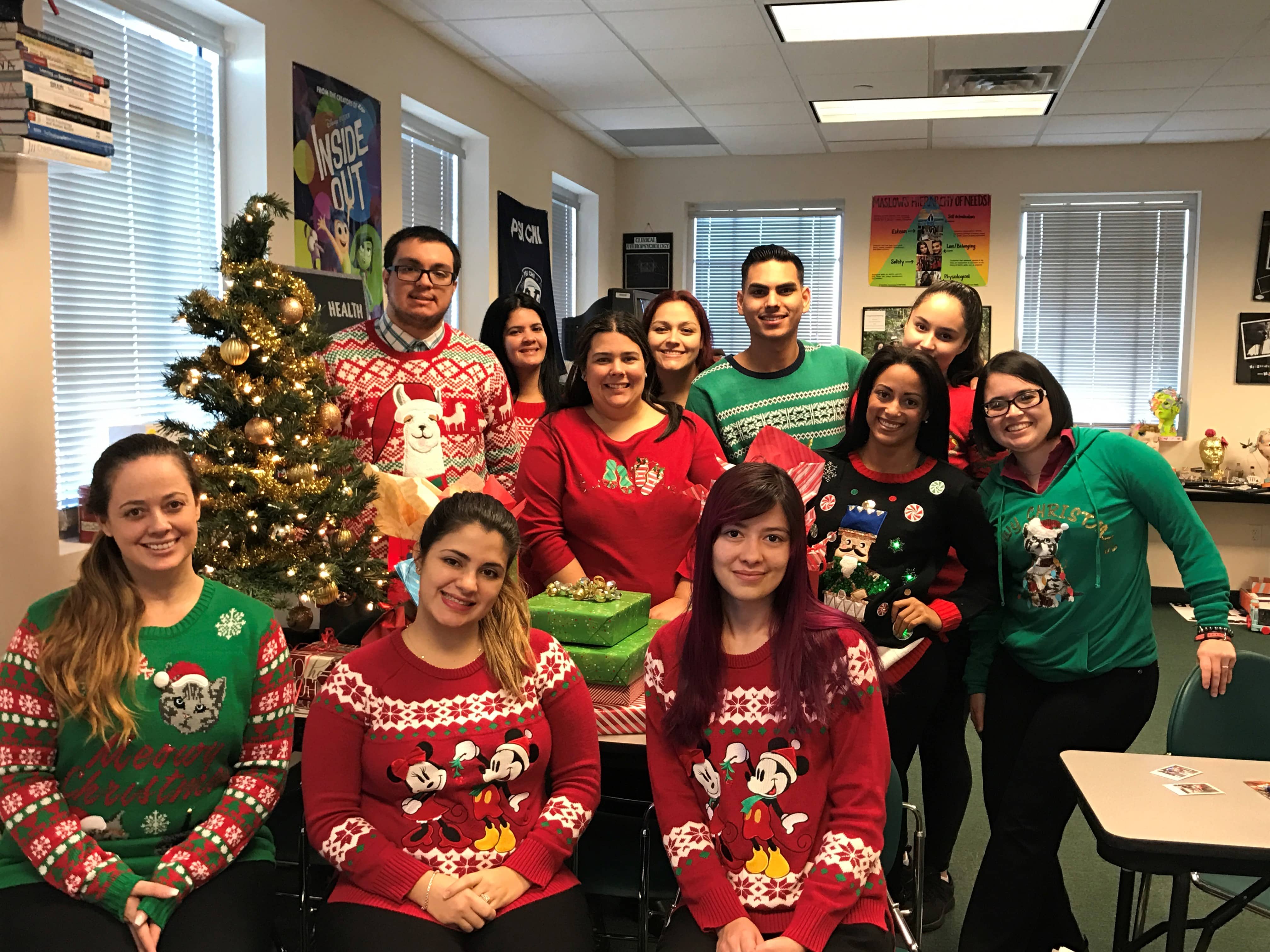 Psychology Students in Miami Celebrate the Season