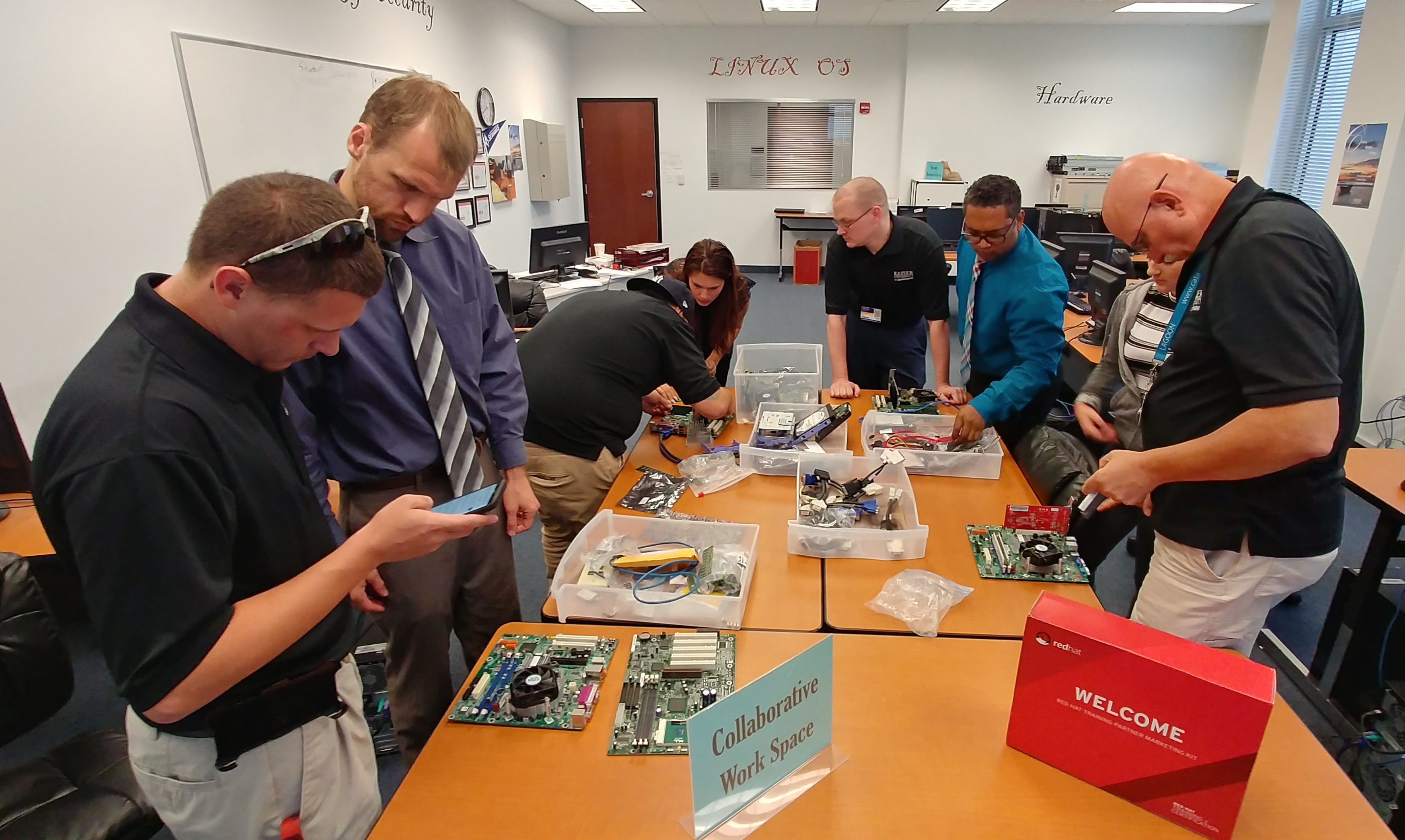 Lesson Provides Hands-On Internet Technology Learning Experience ...