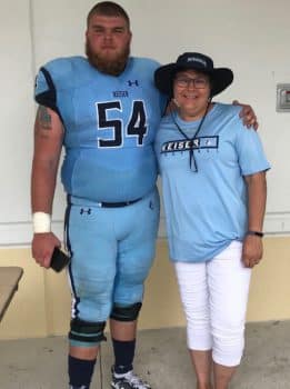 Ej And Wanda Krajewski A - Keiser University Football Player Honors Mother On The Field As The Two Promote Early Breast Cancer Detection - Seahawk Nation