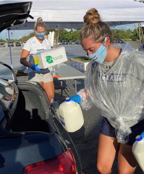 Softball Volunteer Effort 9 20 - Keiser University Equestrian Students Prepare For An Exciting Year - Keiser University Flagship