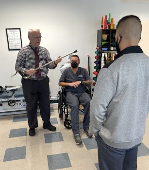 Keiser University Physical Therapy And Chiropractic Student Enjoy Collaborating - Physical Therapy Assistant And Doctor Of Chiropractic Program Learners Enjoy Rewarding Collaboration - Academics Keiser University Physical Therapy and Chiropractic Student Enjoy Collaborating