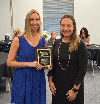 Keiser University alumna Diane Kingsley is presented Employer Choice Award