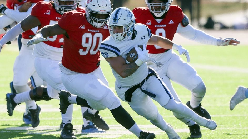 No. 12 Keiser University Football Takes Down No. 2 Grand View for Berth in NAIA National Championship