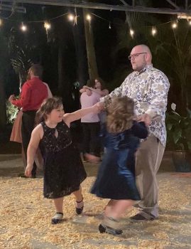 Keiser University Graduate Justin Rhodes With Daughters Kaydence And Kelsee - Occupational Therapy Graduate Looks Forward To Helping Others After A Near-fatal Motorcycle Accident - Graduate Spotlight