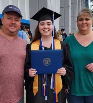 Ku Lakeland Valedictorian Hayley Fudge With Her Parents Tim And Kim Fudge - Keiser University Valedictorian Credits Family, High School Teacher And Others For Success - Graduate Spotlight