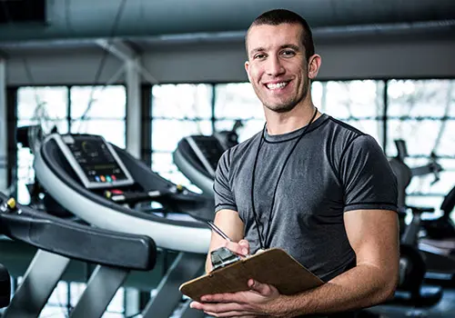 Exercise and sport science MS student conducting performance training and analysis